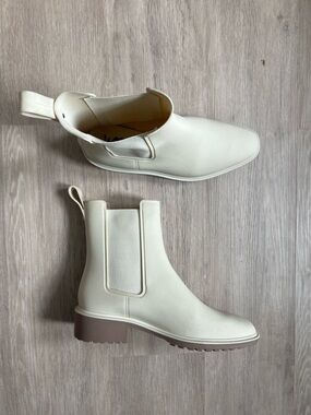 Sam Edelman Women's Sue Chelsea Rain Boot Ankle Cream Ivory 10M / 40 Round Toe